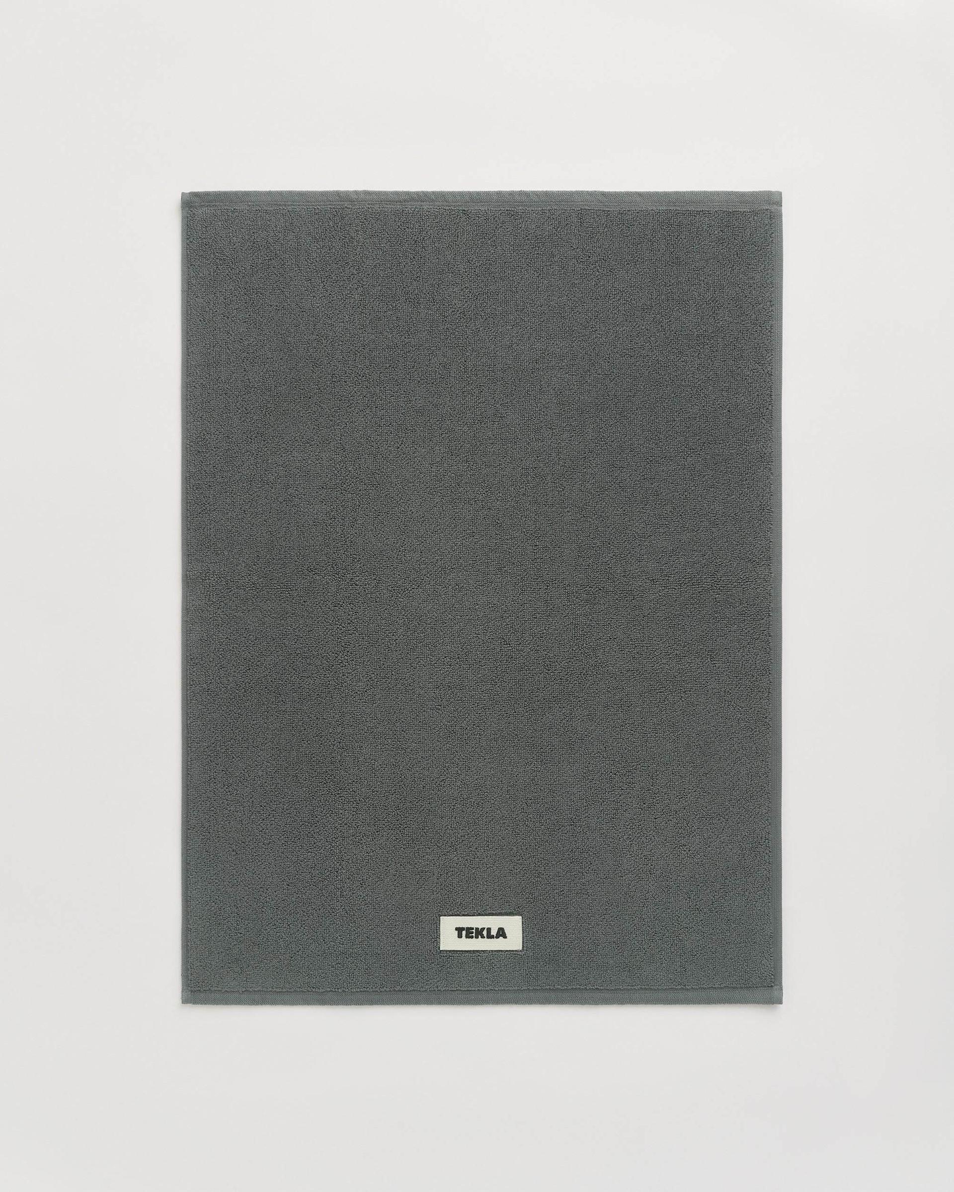 Tekla Fabrics Bath mat – solid – Charcoal Grey