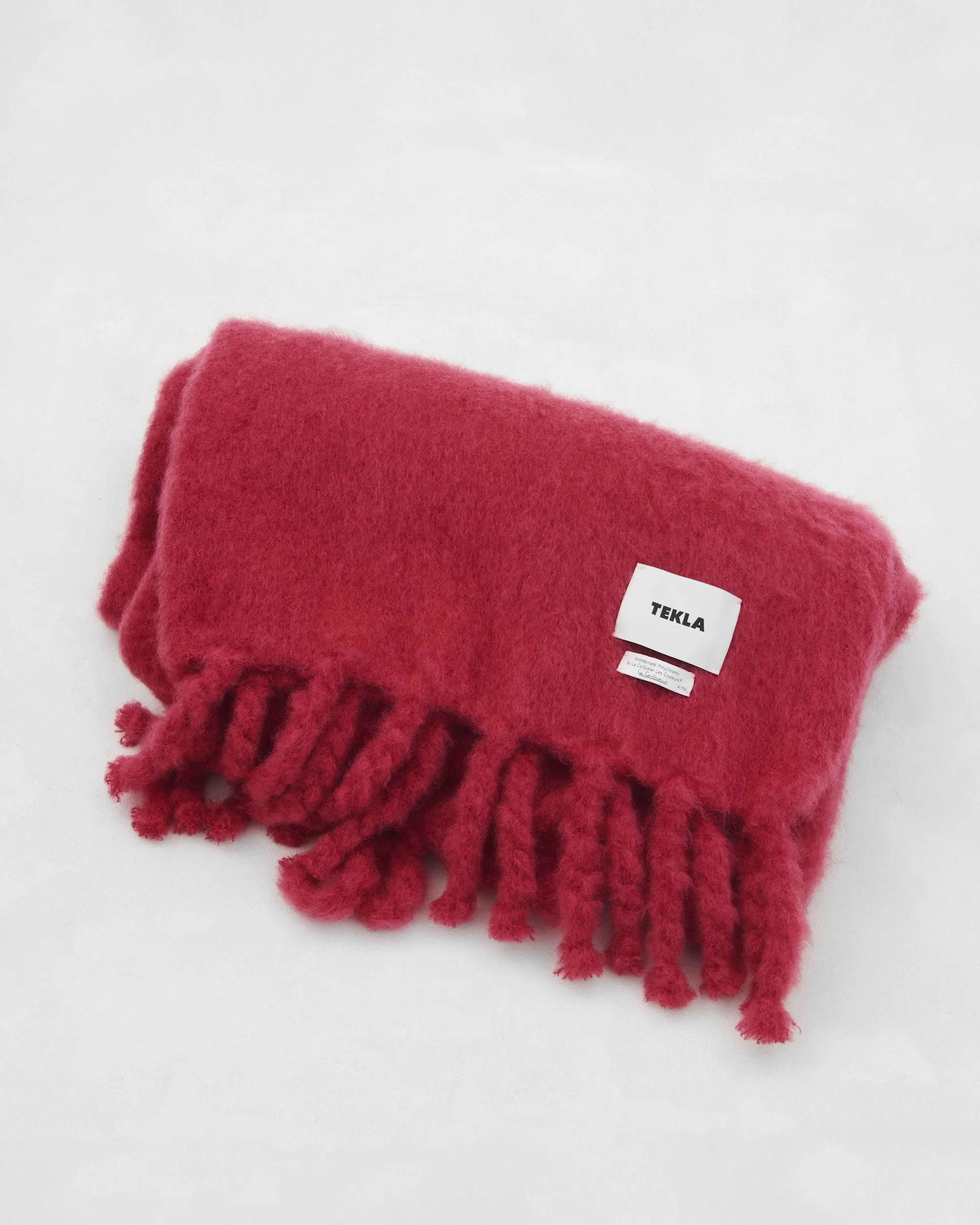 Tekla Fabrics Le Corbusier Mohair blanket – Rouge