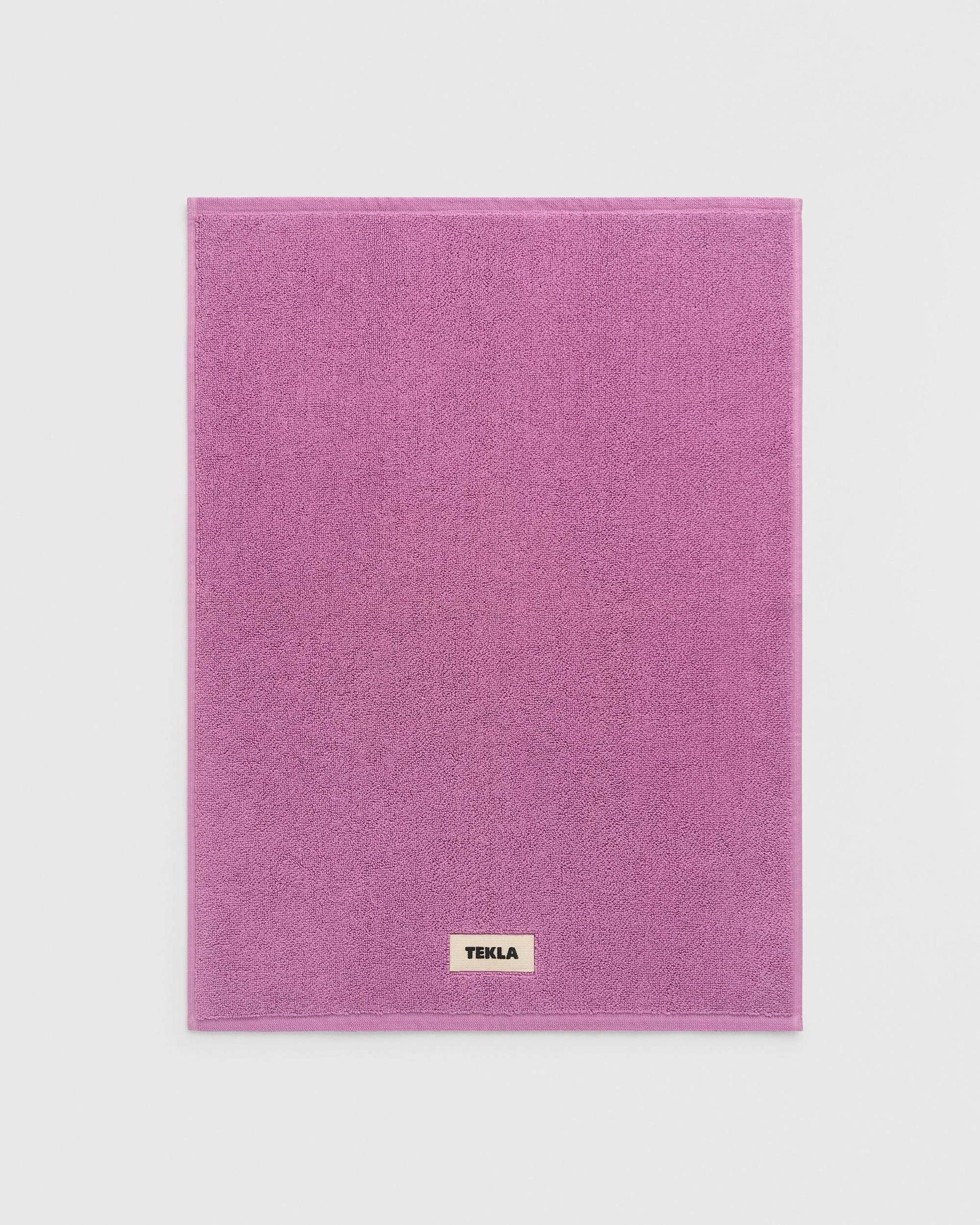 Tekla Fabrics Bath mat – solid – Magenta