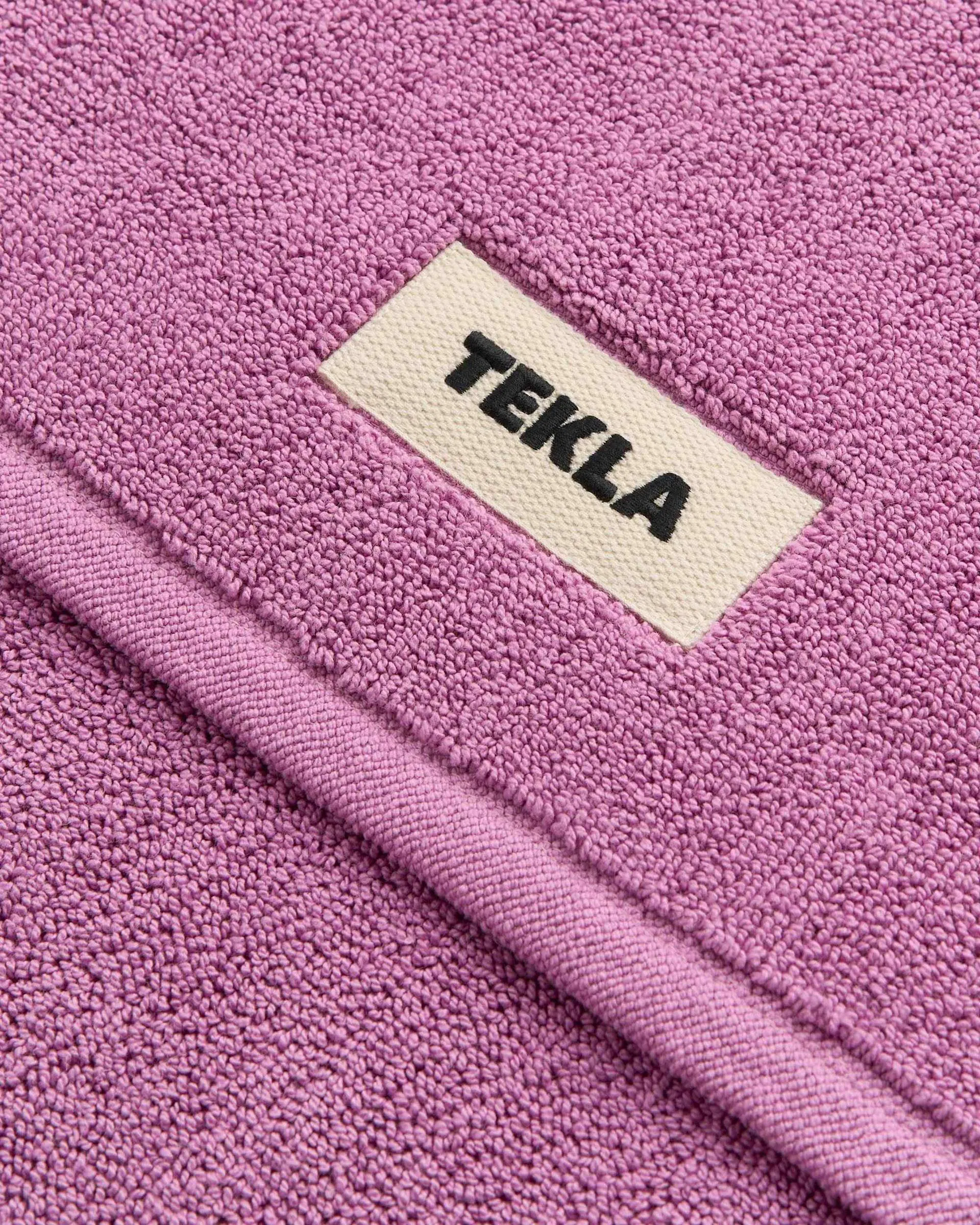 Tekla Fabrics Bath mat – solid – Magenta