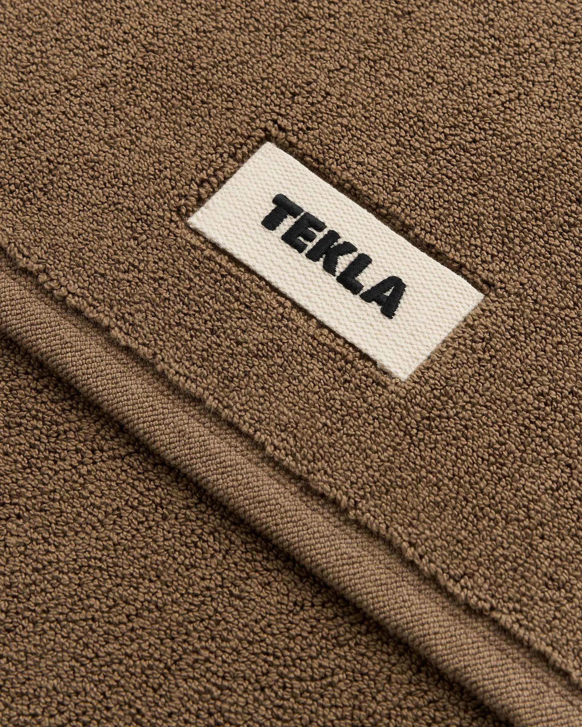 Tekla Fabrics Bath mat – solid – Kodiak Brown